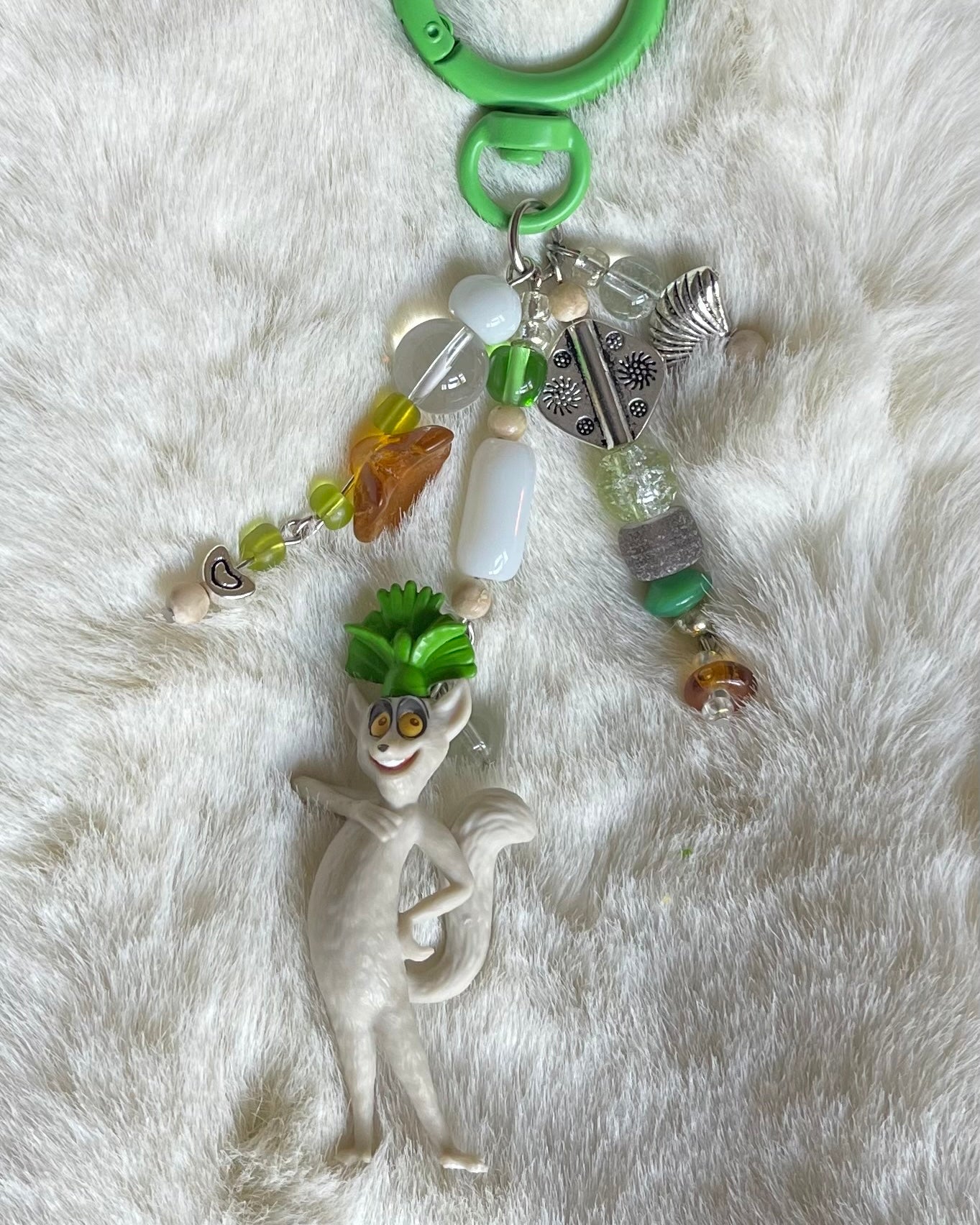 king julien (·˔·^ )∫